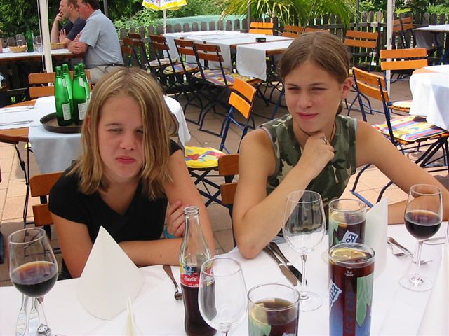 Töchter von Berhards Freundin: Desirè und Anja