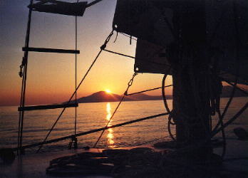 Sunset behind Dh&iacute;o Adhelf&iacute;