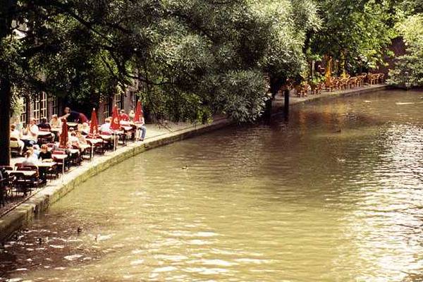 Cafeterras aan de oudegracht