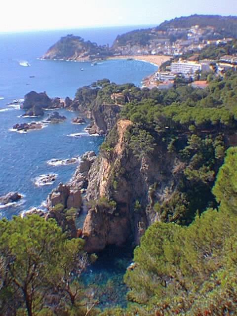 barcelona-2.jpg (57206 bytes)