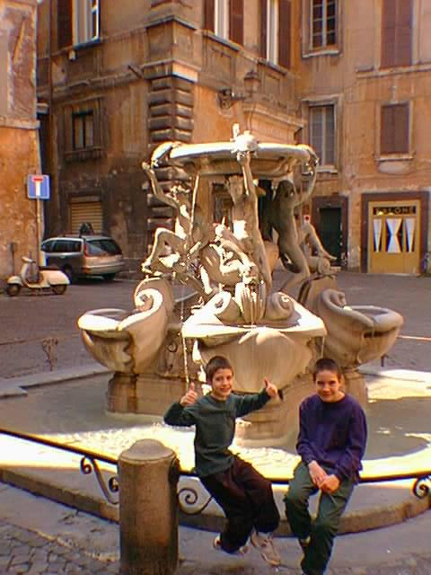 fountain-2.jpg (50215 bytes)