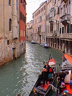 canal-2.JPG (29176 bytes)