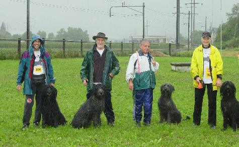 von links nach rechts: Enzo + Huana, Ernst + Lion, Chrigu + Jil, Barbara + Larousse