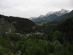 Tarasp seen from the road