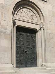 Side door to Grossm&uuml;nster