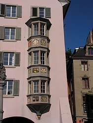 3-story oriel