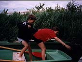 Kinder im Boot (2)