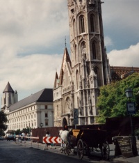 Budapest, Dreifaltigkeitskirche und Hotel Hilton