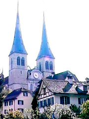 Luzern: Hofkirche (Foto: ©2002 M. Jud)