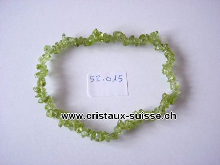 Bracelet en pridot ( olivine ), morceaux polis. Elastique