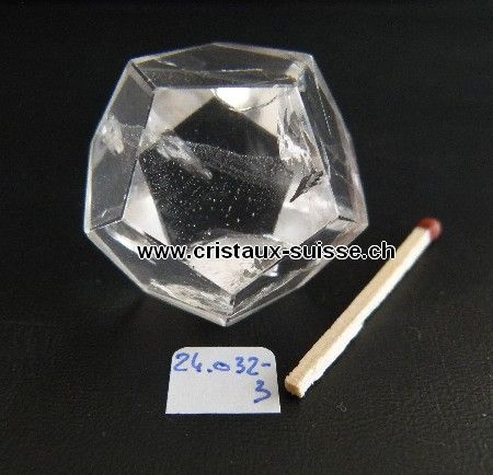 Dodcadre en Cristal de roche  inclusions, paisseur env. 3,5 cm. Pice unique. 