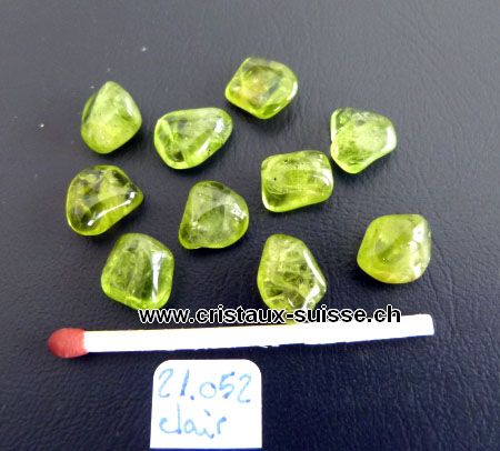 Pridot gemme (olivine),  petit. Chaque pierre est unique.