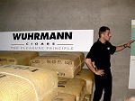 Herr Wuhrmann jun. f�hrt uns gekonnt  in die Geheimnisse des Tabaks ein