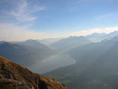 aussicht5_niesen.jpg (13388 Byte)