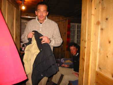 137-3786_IMG.JPG (27049 Byte)