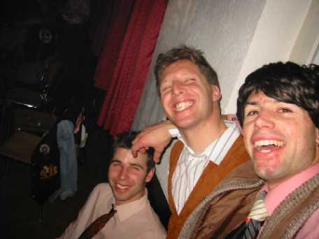 132-3205_IMG.JPG (34025 Byte)