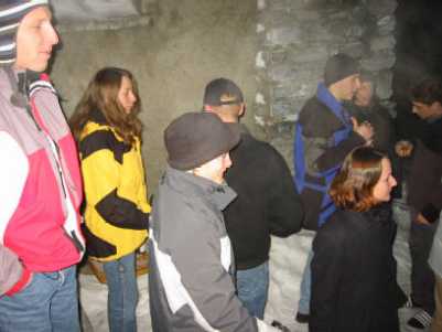 109-0946_IMG.JPG (25635 Byte)