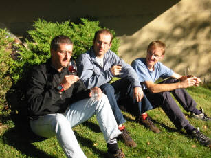 106-0663_IMG.JPG (22011 Byte)