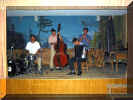 Neu-OnStage3.JPG (119080 Byte)
