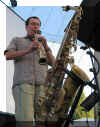 mariomit2sax.JPG (20451 Byte)